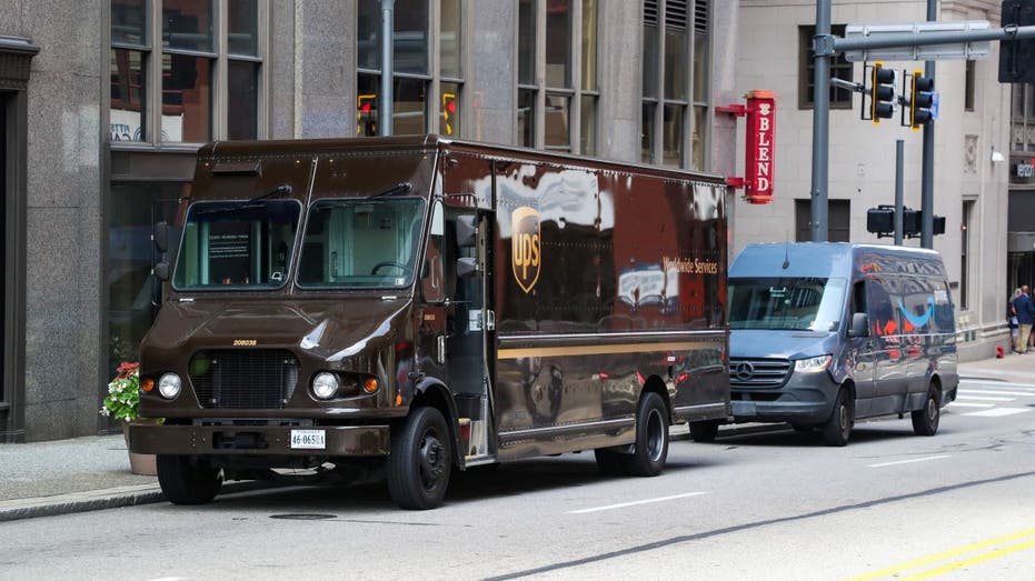 تسليم UPS الأمازون