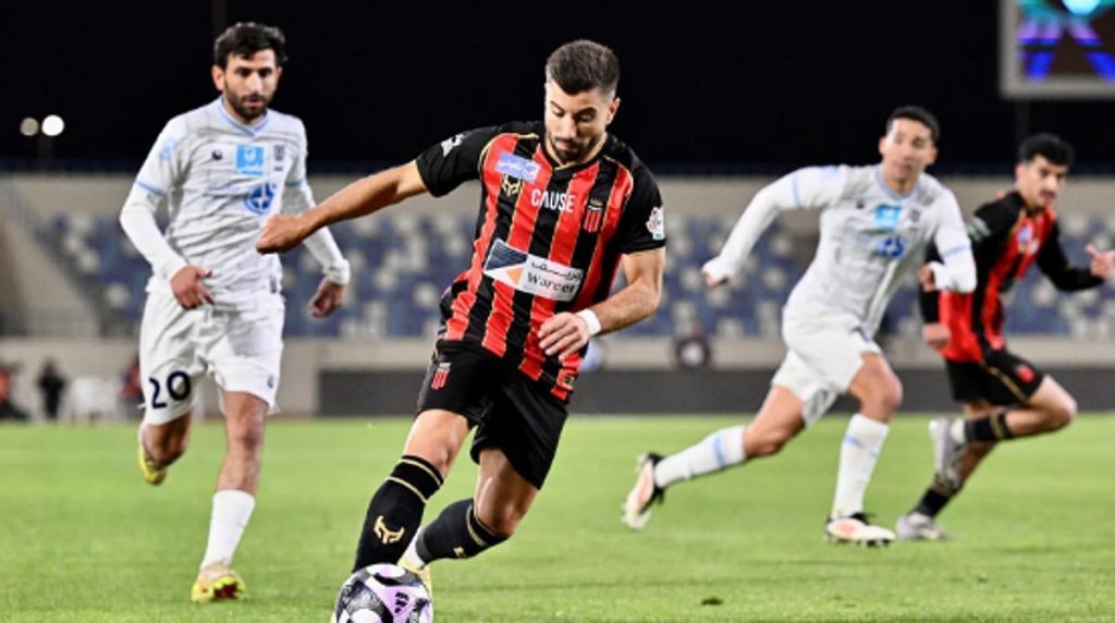 الأخدود يتعادل مع ضيفه الرياض بهدفين لمثلهما في دوري روشن