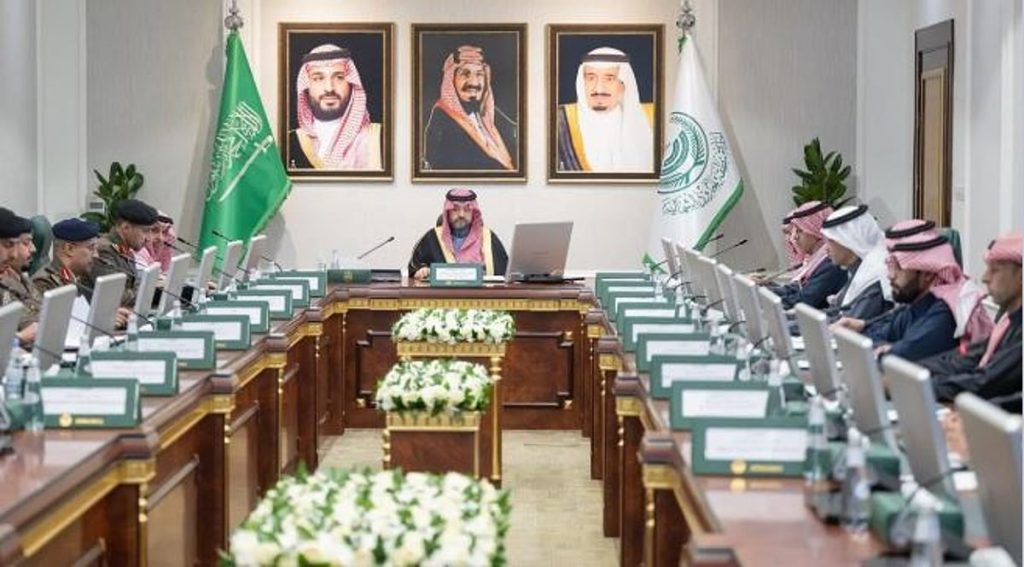 أمير الحدود الشمالية يؤكد على تكثيف جهود التوعية لتعزيز وسائل السلامة في الطرق الحيوية