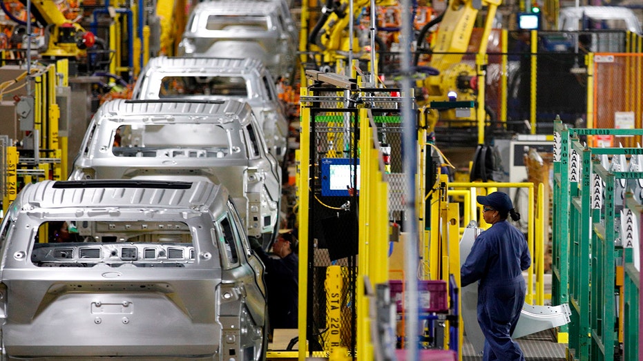 الولايات المتحدة-الاقتصاد-النقل-التصنيع-السيارات-فورد