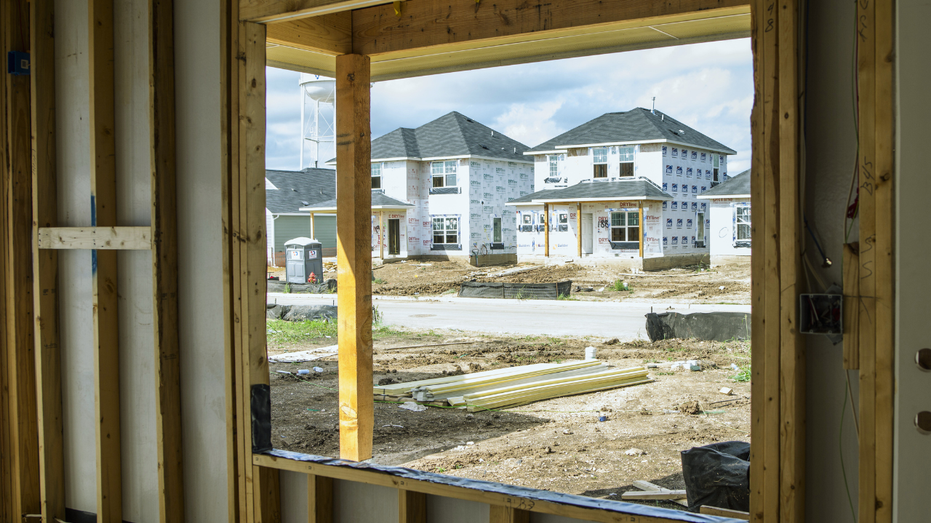 منازل جديدة يتم بناؤها من قبل مجتمعات CastleRock في كايل، تكساس.