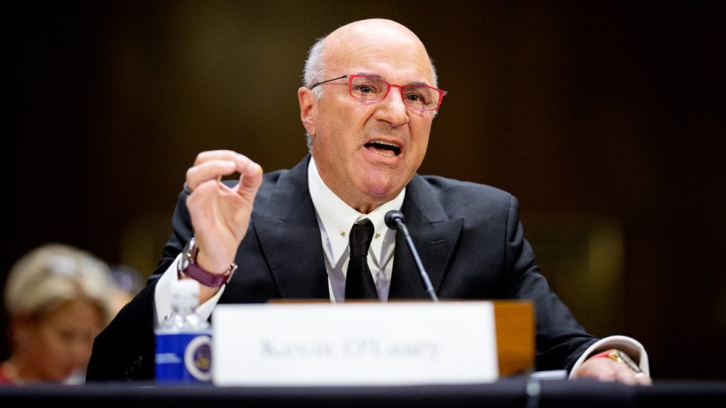 كيفن أوليري يحذر كندا بشأن العلاقات مع الصين بينما يهدد ترامب بفرض تعريفة جمركية بنسبة 100٪ على جارتها الشمالية