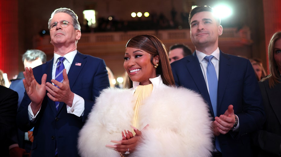 سكوت بيسنت ونيكي ميناج