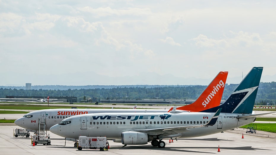 طائرات WestJet Boeing في كالجاري