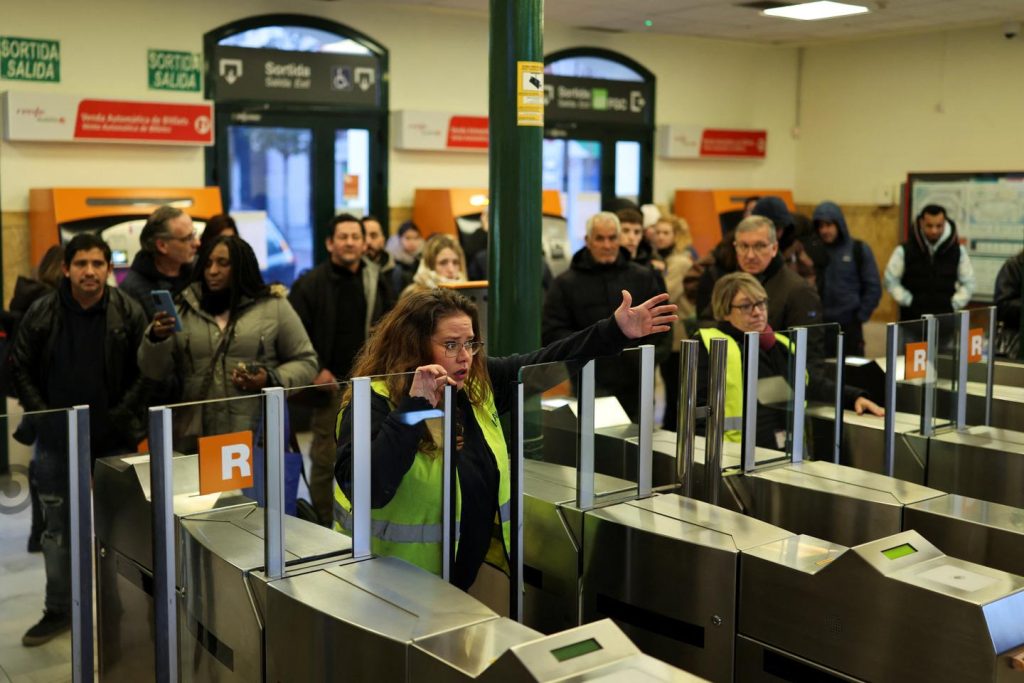 شبكة السكك الحديدية الإسبانية في أزمة بعد حادث أداموز