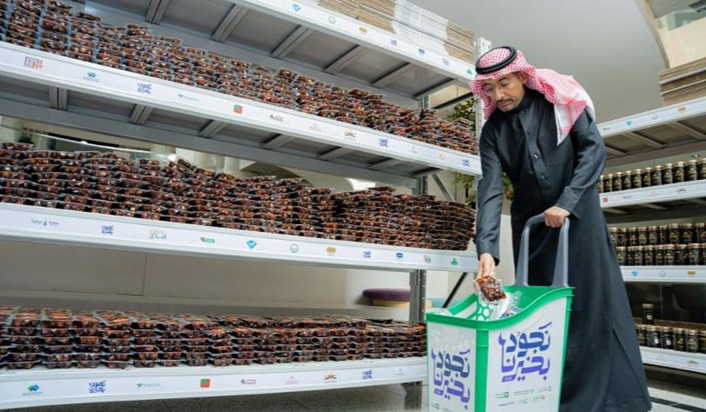 وزير الصناعة يوجه الشكر للجهات المشاركة في مبادرة «نجود بخيرنا» خلال شهر رمضان