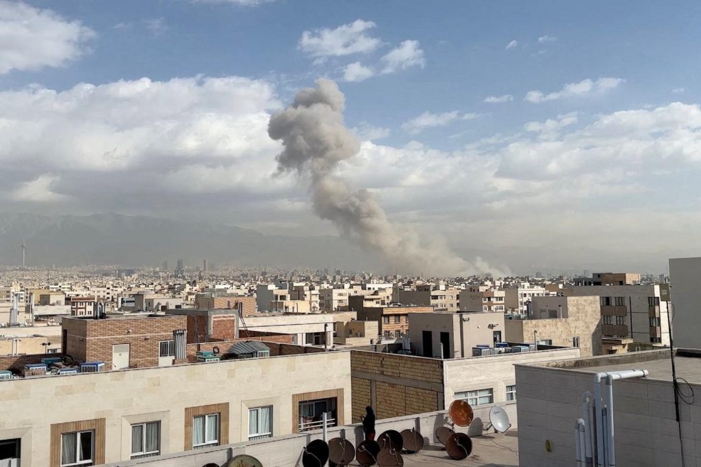 قصفت إسرائيل والولايات المتحدة إيران