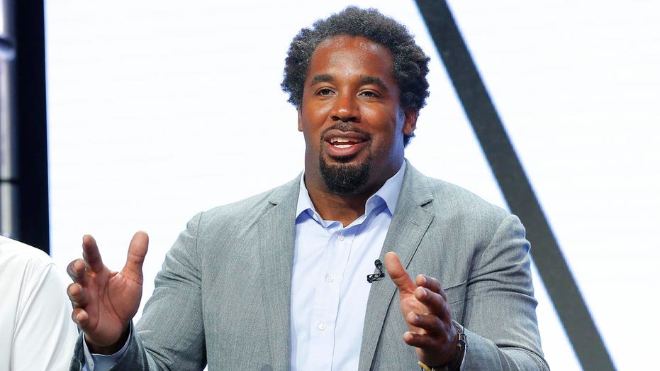 داني جونز في حدث صحفي