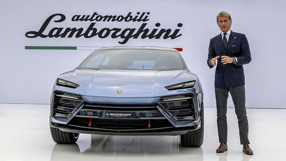 مفهوم لامبورجيني لانزادور الكهربائي.