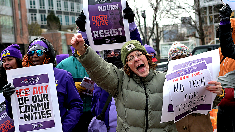 النقابة العمالية تحتج على ICE