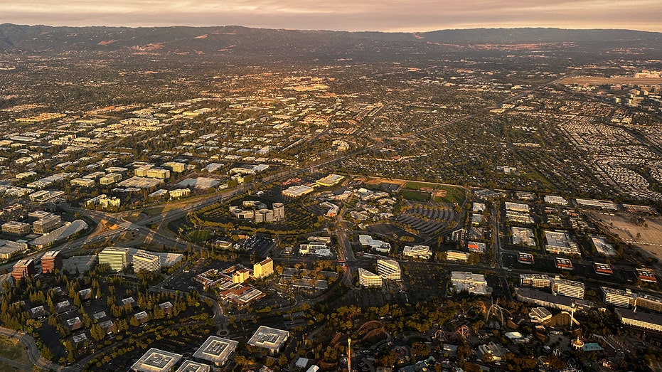 الولايات المتحدة-لوس أنجلوس-سكاي لاين