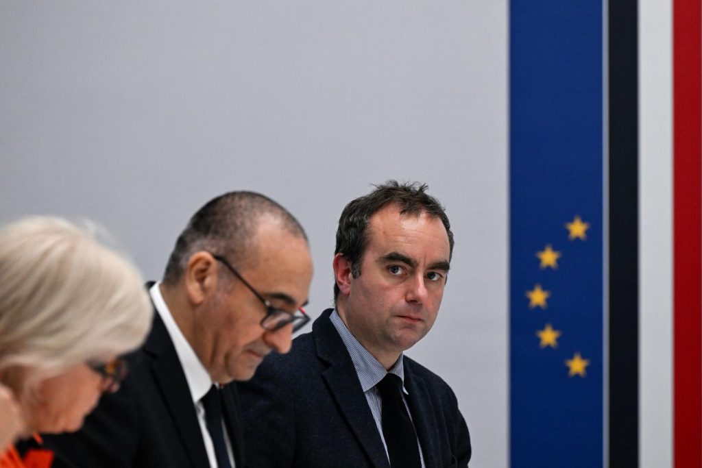 وفي فرنسا، وضعت قوى الأمن الداخلي “في حالة تأهب”