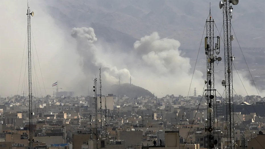 إسرائيل-الهجمات-على-إيران-الدخان