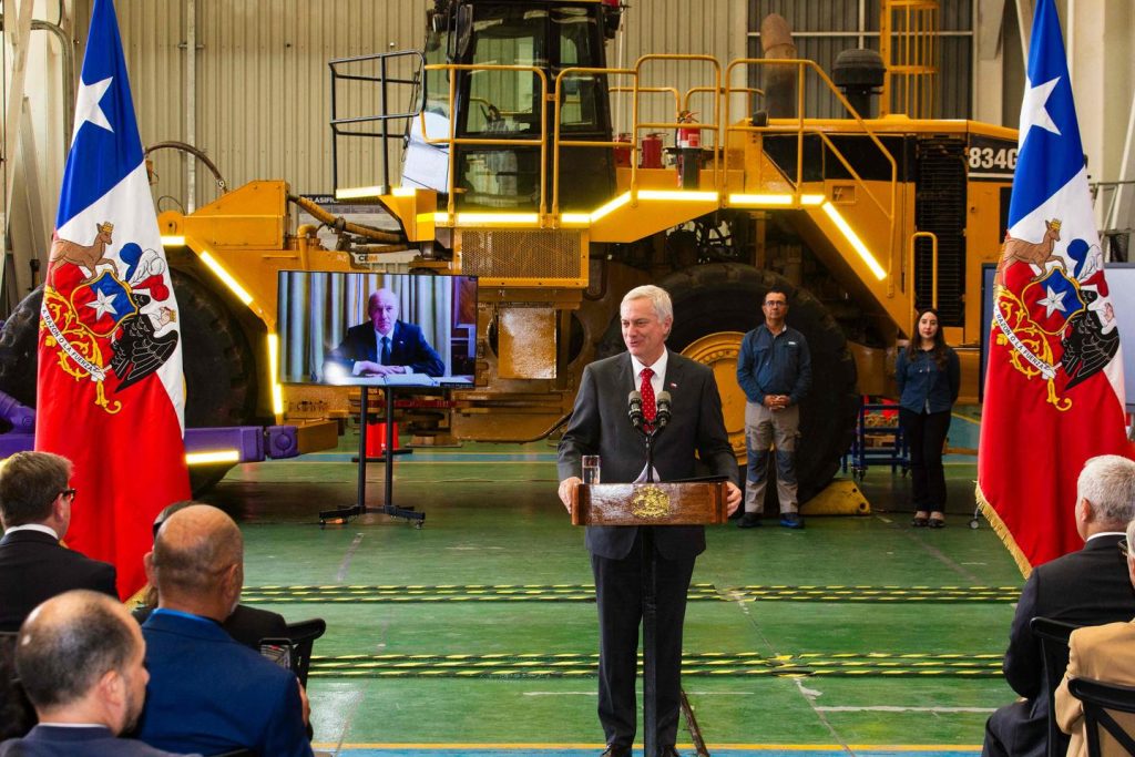 الرئيس التشيلي خوسيه أنطونيو كاست، حليف دونالد ترامب في سباق المعادن الاستراتيجي لبلاده ضد الصين