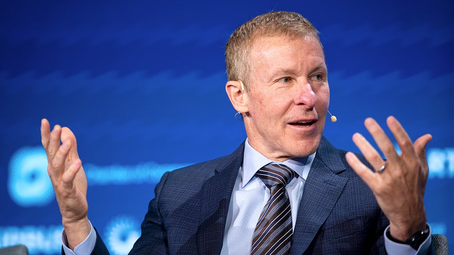 الرئيس التنفيذي لشركة يونايتد إيرلاينز سكوت كيربي