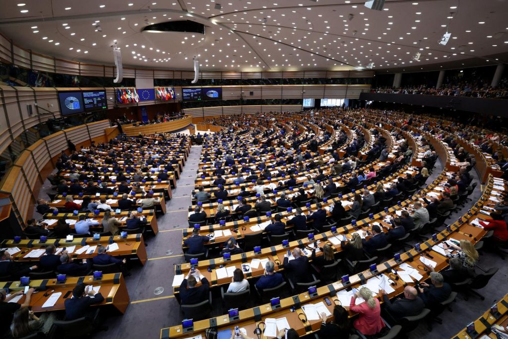 البرلمان الأوروبي يوافق على الاتفاق التجاري مع الولايات المتحدة مع تحفظات قوية