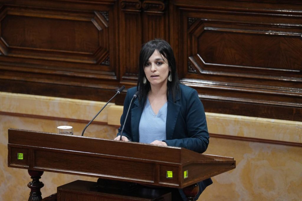 في كاتالونيا، التحالف الكاتالوني، وهي جماعة انفصالية ومعادية للإسلام، تهز اللعبة السياسية