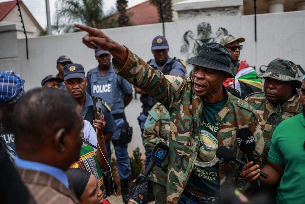 وفي جنوب أفريقيا، هناك موجة جديدة من كراهية الأجانب