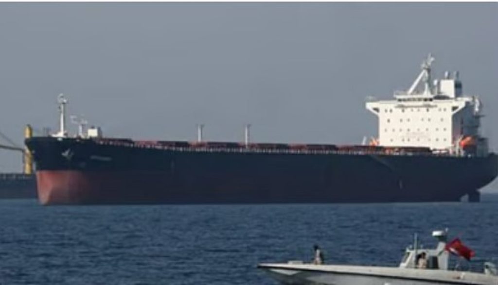 توقف كامل لحركة السفن في مضيق هرمز مع تصاعد التوتر بالشرق الأوسط