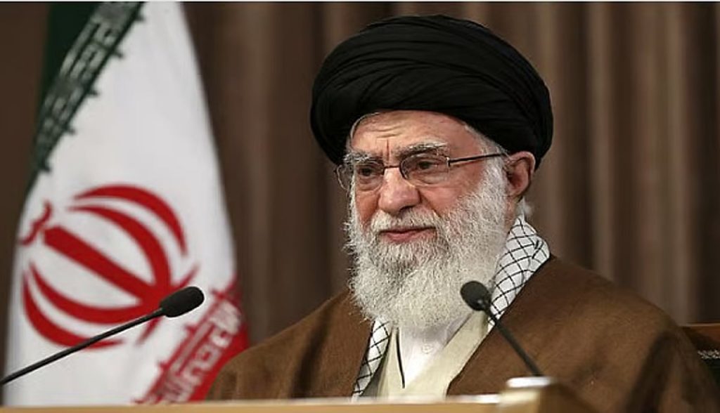 إيران.. وفاة زوجة خامنئي متأثرة بجراحها