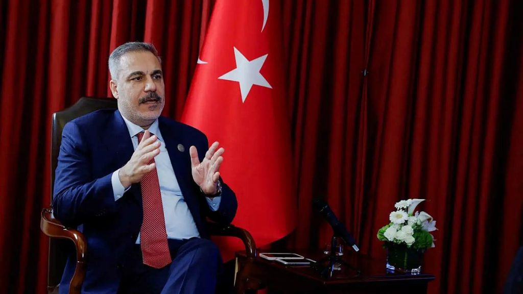 وزير خارجية تركيا: تشكيل قيادة جديدة في إيران قد ينهي الحرب