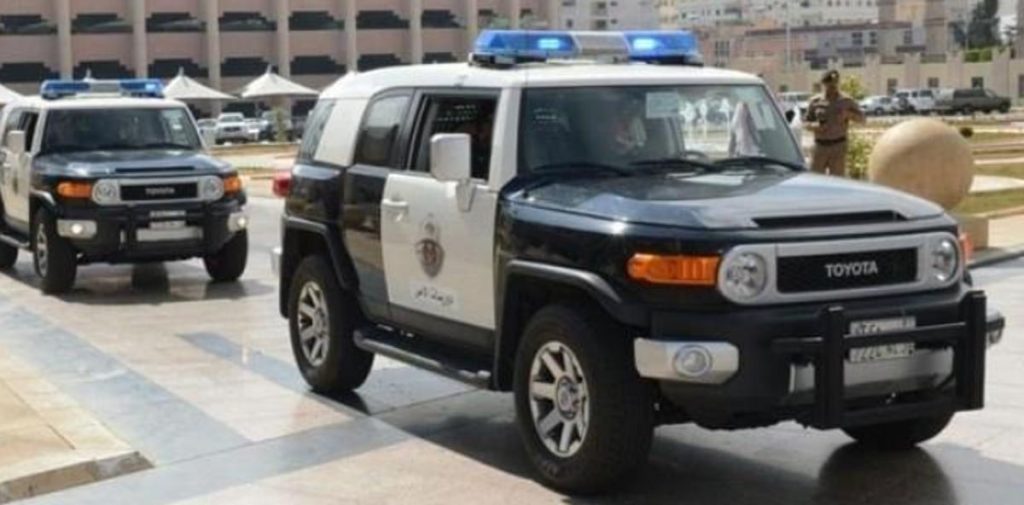 شرطة منطقة الجوف تضبط مقيمًا لممارسته التسول