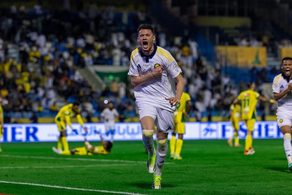 النصر يكتسح الخليج بخماسية نظيفة ويواصل تصدر «دوري روشن»