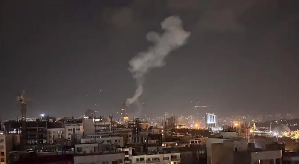 الجيش الإسرائيلي: قواتنا شنت سلسلة غارات على بنى تحتية إيرانية بطهران