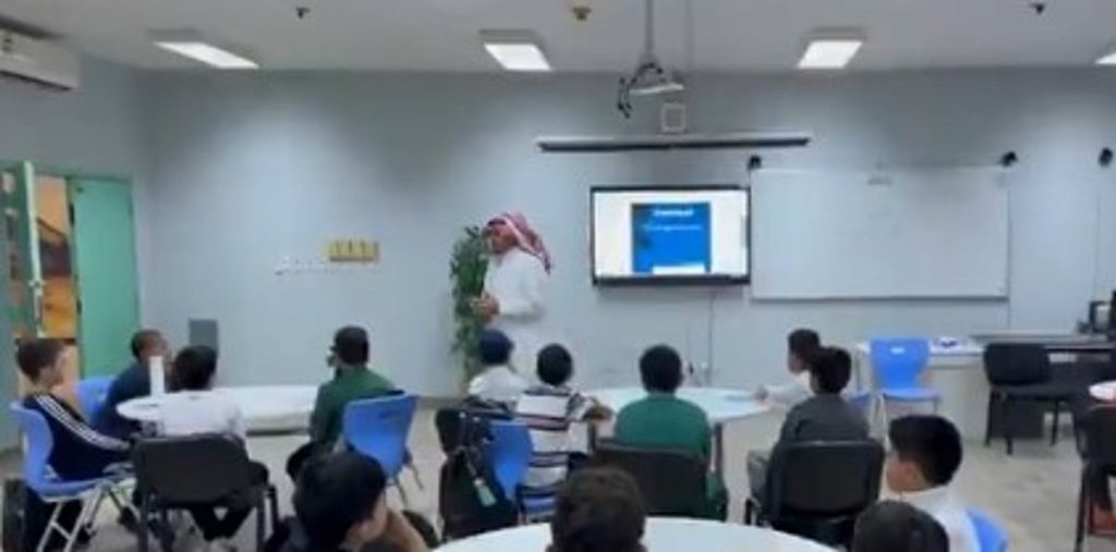 طلاب وطالبات «تعليم الرياض» يعودون غدًا لاستكمال الفصل الدراسي الثاني