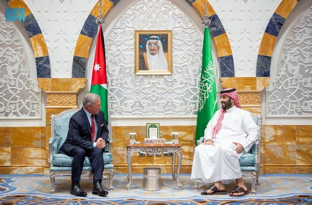 ولي العهد يبحث تطورات الأوضاع الإقليمية مع ملك الأردن