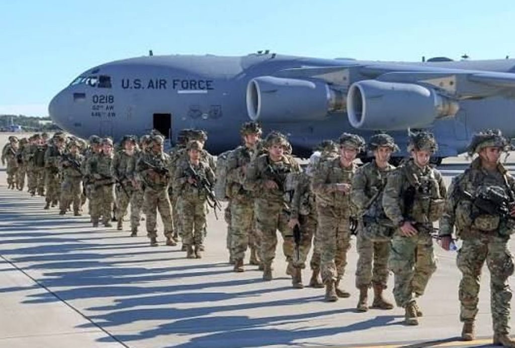 وصول آلاف الجنود من قوات المظلات الأمريكية إلى الشرق الأوسط