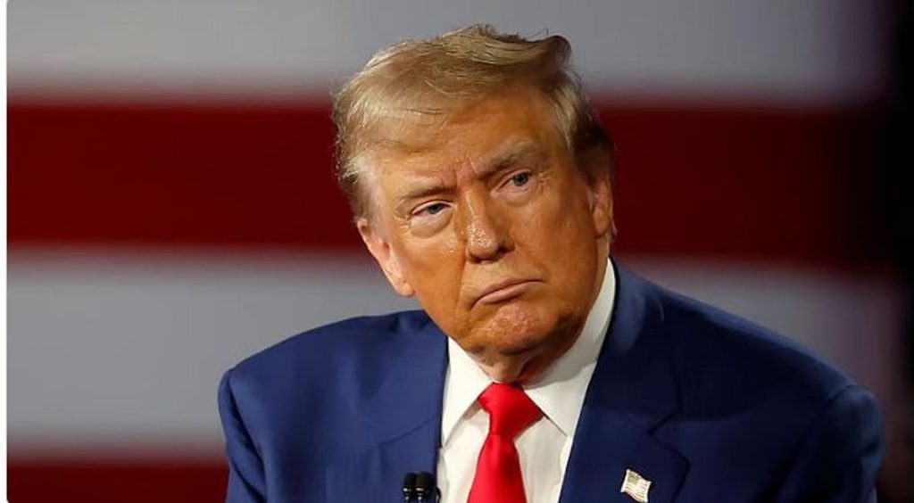 ترامب يهاجم فرنسا: منعت عبور طائرات عسكرية متجهة لـ«إسرائيل»