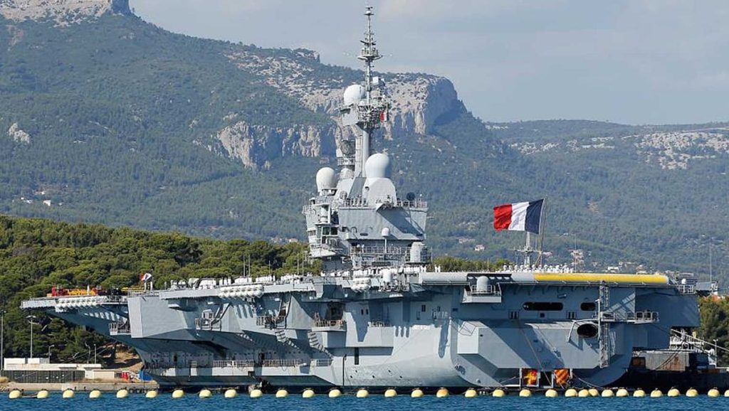 ماكرون: فرنسا ترسل حاملة الطائرات شارل ديجول إلى البحر المتوسط
