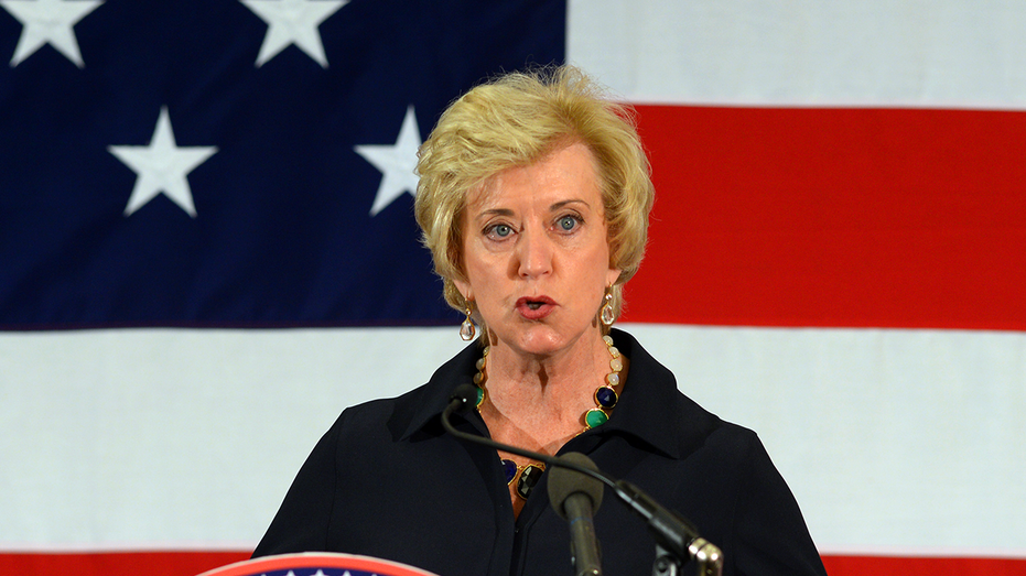 وزير التعليم يلقي كلمة