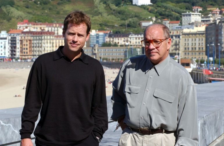 SAN SEBASTIAN, SPAIN - SEPTEMBER 26: (L-R) Actor Greg Kinnear and director Paul Schrader attend the photo shoot for their new movie "Auto Focus" during the San Sebastian International Film Festival at Kursaal Palace September 26, 2002 in San Sebastian, Spain. (Photo by Carlos Alvarez/Getty Images)