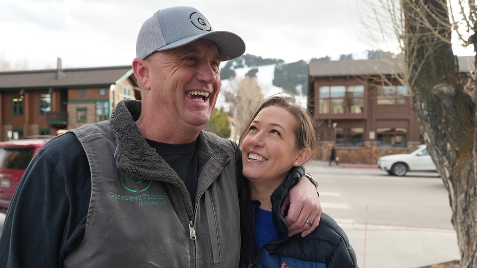 إريك وكاسي هانسن من شركة Greenway Painting