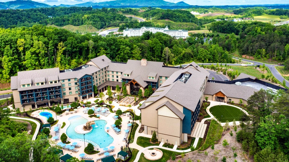 الإقامة في دوليوود.