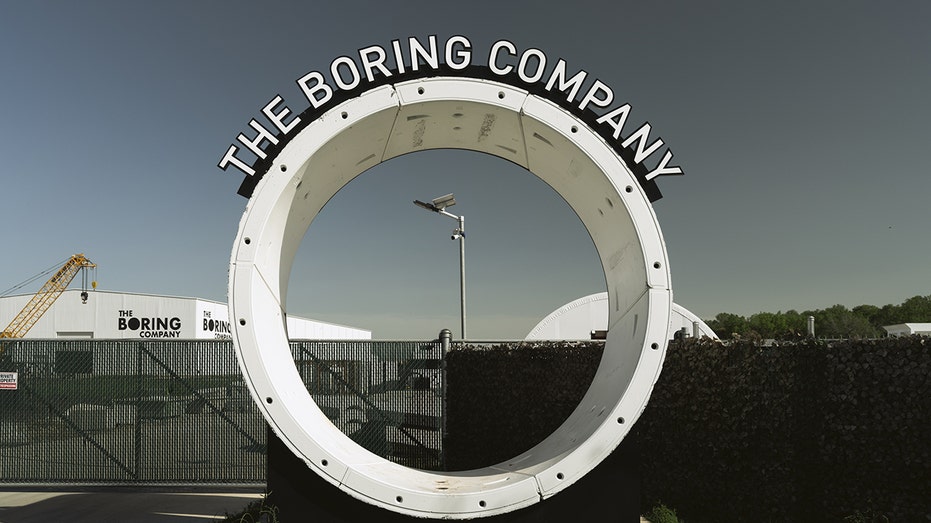 تعتبر مدرسة إيلون ماسك التمهيدية هي الخطوة التالية في أحلامه التعليمية المناهضة للاستيقاظ