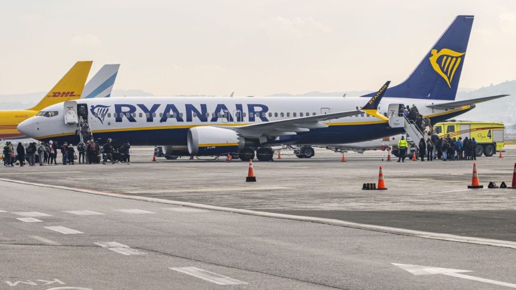 ترحب Ryanair بالحكم بالسجن على الركاب الجامحين حيث تطبق شركة الطيران سياسة عدم التسامح مطلقًا مع سوء السلوك