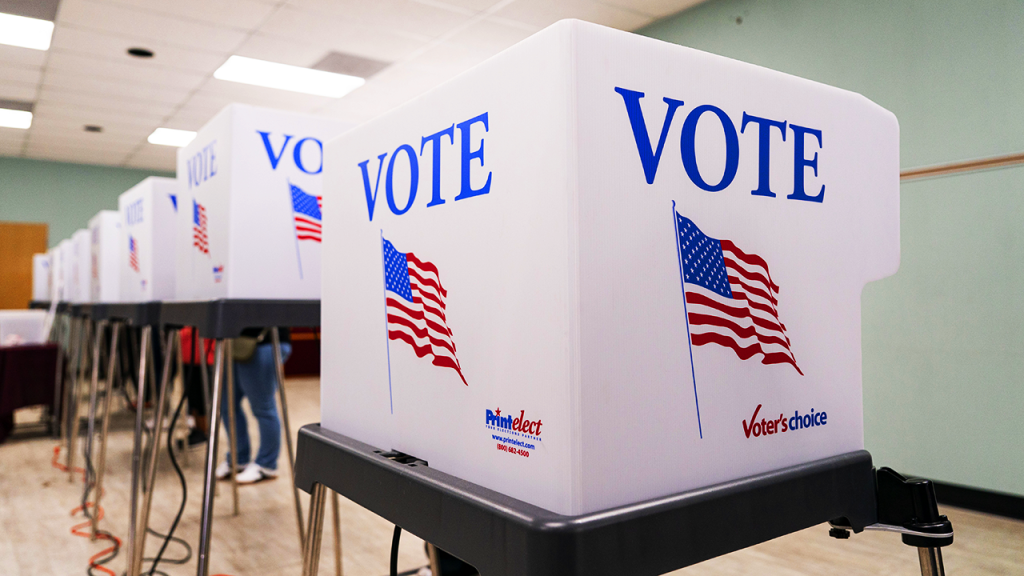 مدينة ماساتشوستس تزن زيادة بنسبة 50٪ في ضريبة الأملاك مع تراجع السكان