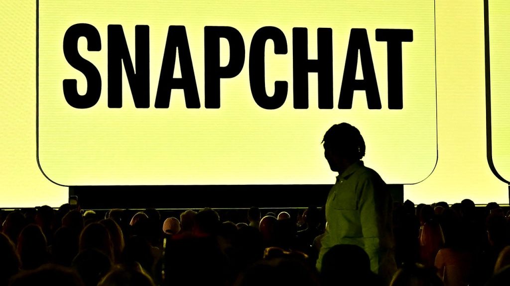 تقوم الشركة الأم Snapchat بإلغاء 1000 وظيفة في إعادة هيكلة القوى العاملة الرئيسية التي تعتمد على الذكاء الاصطناعي