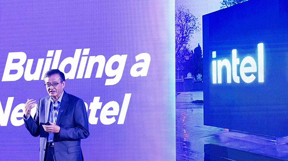 مؤتمر صحفي للرئيس التنفيذي لشركة إنتل ليب بو تان