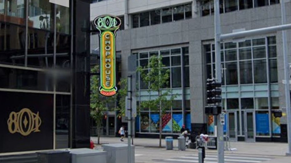 801 مطعم في مينيابوليس