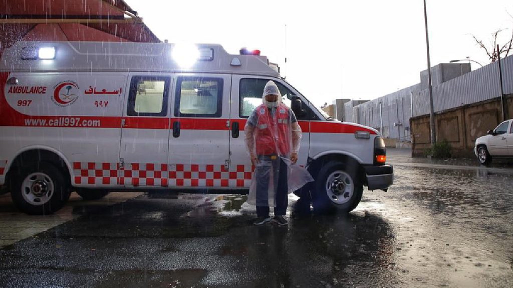 «الهلال الأحمر» بالرياض يرفع جاهزيته مع الحالة المطرية التي تشهدها المنطقة