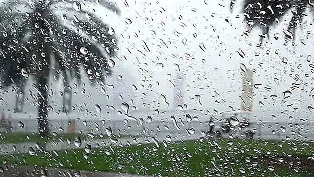 «الدفاع المدني»: استمرار هطول الأمطار الرعدية على معظم المناطق حتى الجمعة