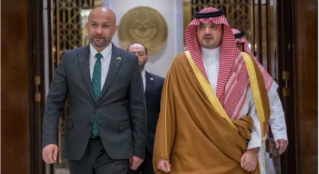 الأمير عبدالعزيز بن سعود يبحث مع وزير الطوارئ السوري مجالات الوقاية والحماية من المخاطر واستخدام التقنيات الحديثة