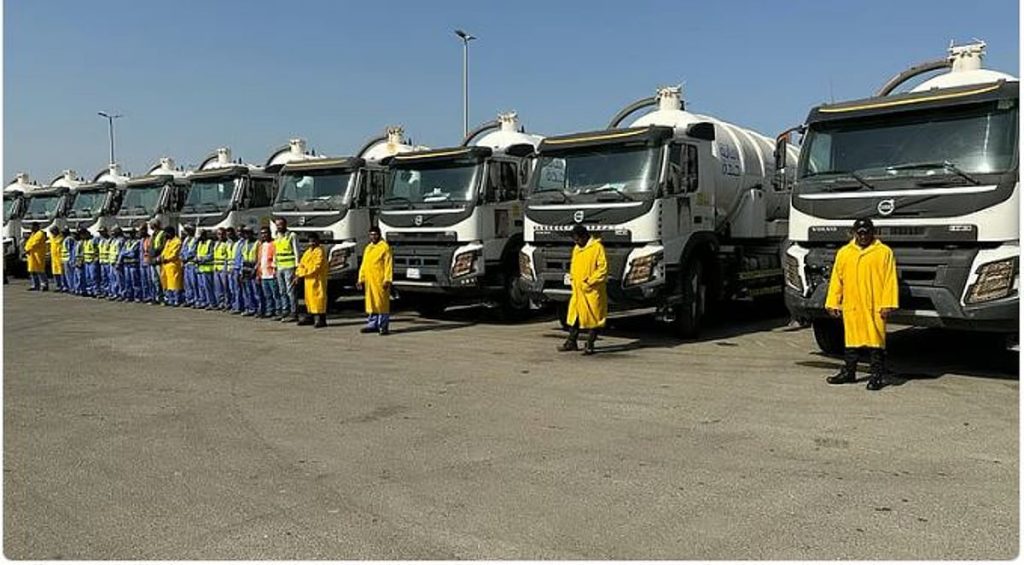 بمشاركة 9 آلاف فرد و2000 آلية.. أمانة الرياض تباشر أعمالها لمواجهة حالة الأمطار الغزيرة