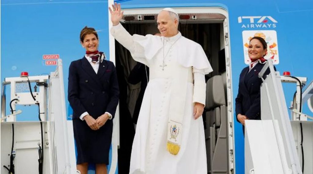 ترامب يجدد هجومه على بابا الفاتيكان ويشدد على منع إيران من امتلاك النووي