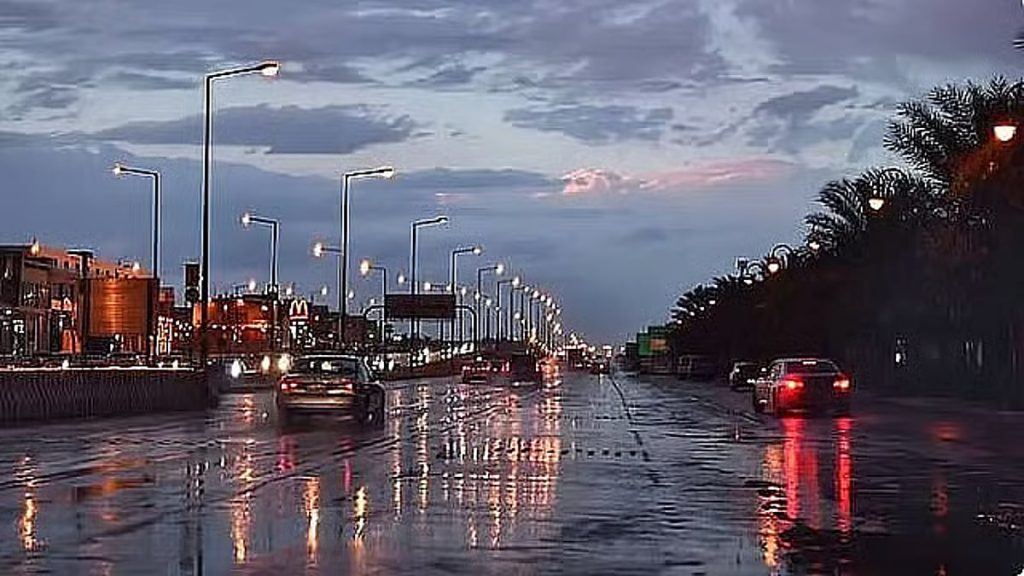 إنذار أحمر من «الأرصاد» بشأن أمطار غزيرة تضرب 7 مناطق.. و«الدفاع المدني» تُحذر