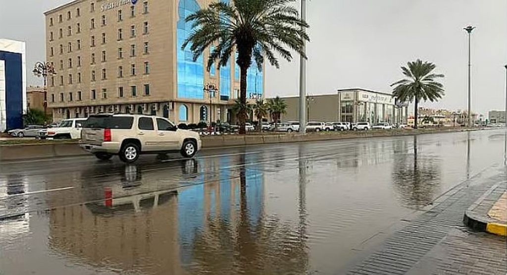 طقس المملكة الأربعاء.. أمطار رعدية وزخات من البرد ورياح نشطة على عدة مناطق